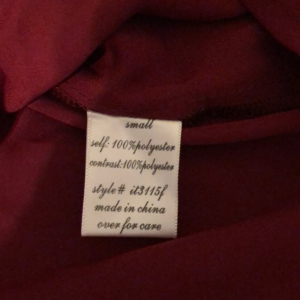 Red blouse - Picture 3 of 3
